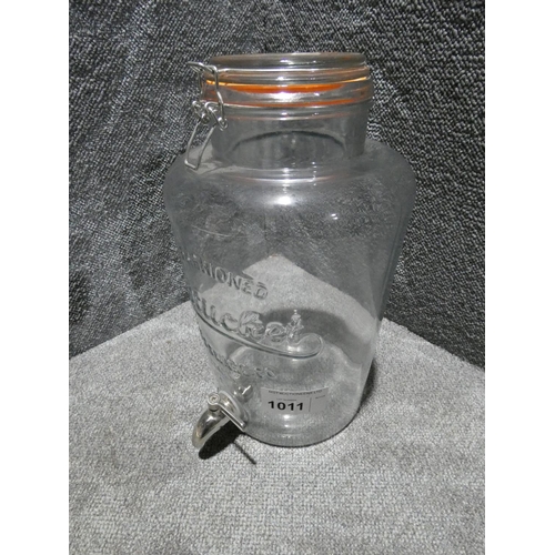 1011 - A glass vintage style drink dispenser by Nantucket, 2 gallons