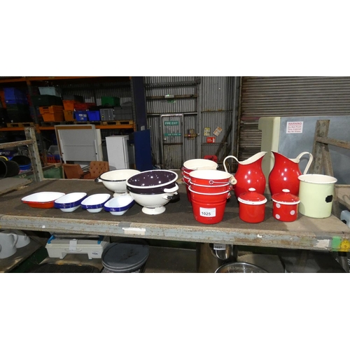 1025 - A quantity of various catering related items including pie dishes, colanders, buckets, jugs etc.