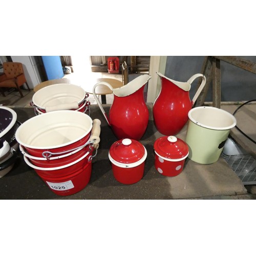 1025 - A quantity of various catering related items including pie dishes, colanders, buckets, jugs etc.