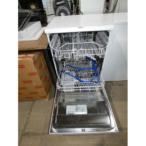 1098 - An under counter dishwasher by Hotpoint type Aquarius EDM-550 - trade