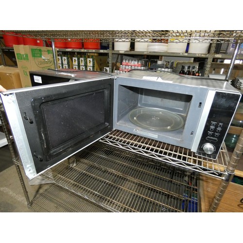 1102 - A Kenwood microwave oven - trade