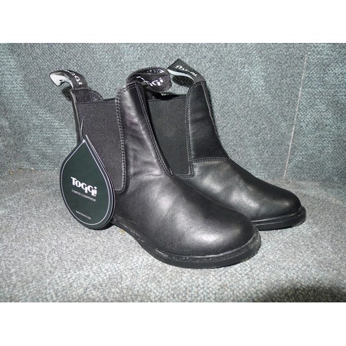 3413 - Unused children's riding boots, size 32, by Toggi, unused riding boots by Cottage Craft, size 11, un... 