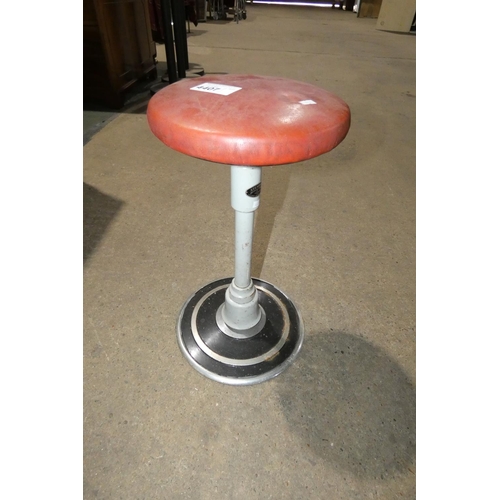 4407 - A 1950s vintage metal pedestal adjustable stool with a circular upholstered top