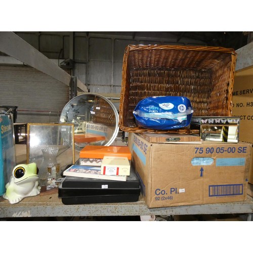 3127 - A quantity of various household items including crockery, glassware, ornaments etc. Contents of 1 ba... 