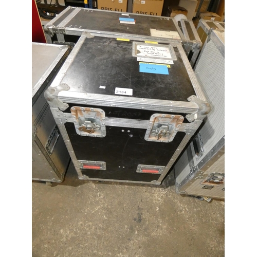 2134 - 1 wheeled flight case with hinged top approx 57 x 57 x 89cm high including wheels