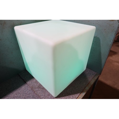 2073 - 1 x rechargeable LED RGBW cube light / stool with built in battery by PK Green,  approx 40 x 40 x 40... 