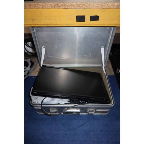 2365 - 1 metal flight case containing a BenQ 21 inch LCD monitor (Trade)