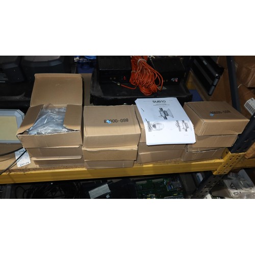 2421 - A quantity of various professional external Wi-Fi networking items. Equipment of this type is used t... 