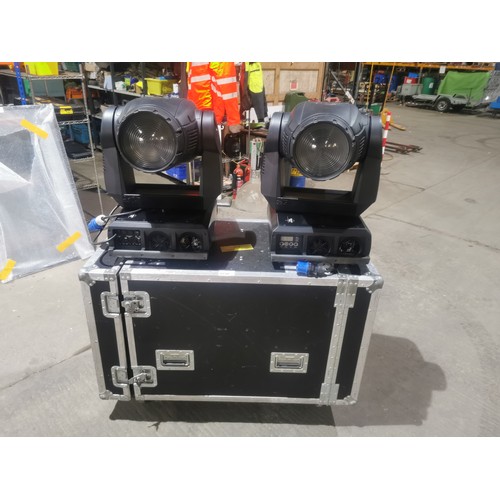 2238 - 2 x Martin MAC2000 wash moving head lights supplied in a dual wheeled flight case (Trade)