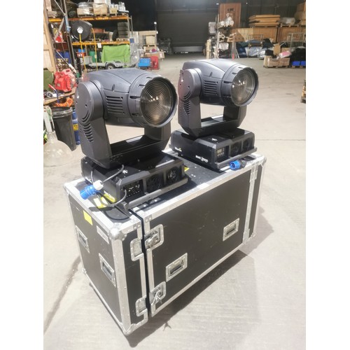 2238 - 2 x Martin MAC2000 wash moving head lights supplied in a dual wheeled flight case (Trade)