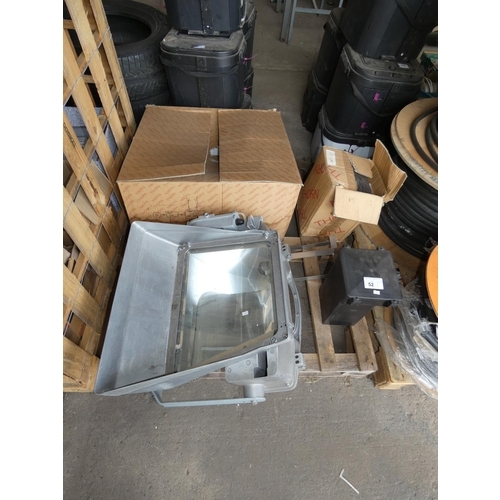 52 - 2 large Thorn flood lights and 2 electrical control units