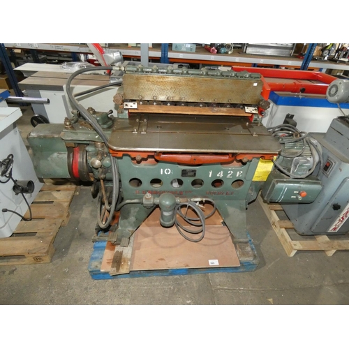 269 - A 25-pin dovetailing machine by Brookman type 25 APM, serial number 5602, 3ph