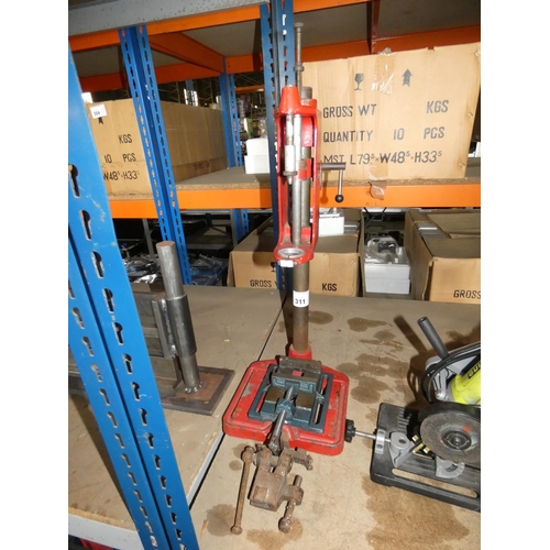 311 - 1 drill stand, 1 drilling vice and 1 other vice