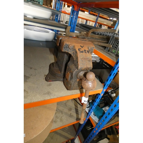 493 - 1 Record No, 75 bench vice