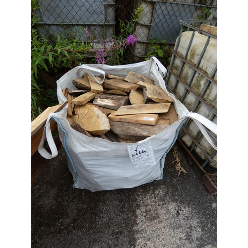 676 - 1 dumpy bag containing a quantity of various wood off cuts