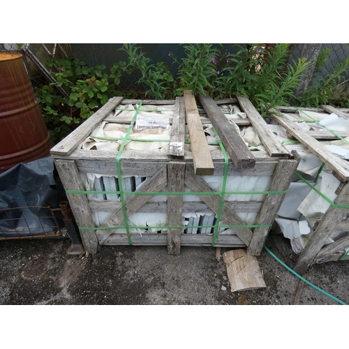 679 - 1 crate containing approx 72 slabs of Granite each approx 600 x 300mm