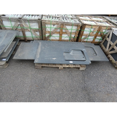 702 - 1 pallet containing various slate worktops