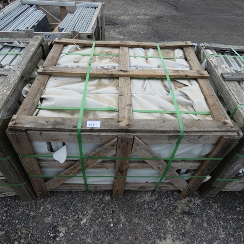 707 - 1 crate containing approx 72 slabs of Granite each approx 600 x 300mm