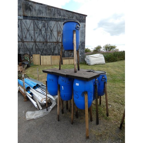 674 - 10 x blue plastic drum pheasant feeders