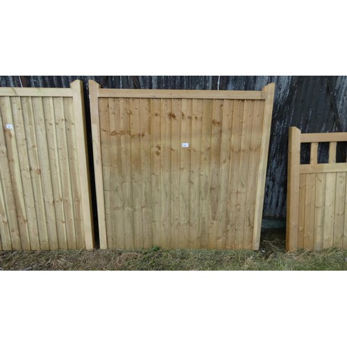 739 - 1 wooden gate approx 180cm wide x 180cm high