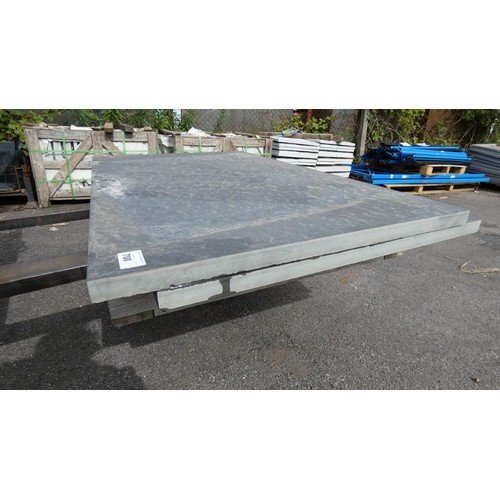 700 - 1 pallet containing 2 slate slabs, 40mm thick