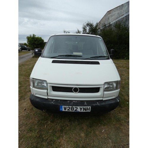 668 - VW 800 Special TD SWB Transporter, white. Reg: V282 YNH, 18/02/2000, 5 spd manual diesel 1896cc, Mot... 