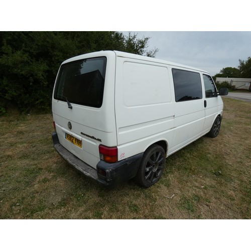 668 - VW 800 Special TD SWB Transporter, white. Reg: V282 YNH, 18/02/2000, 5 spd manual diesel 1896cc, Mot... 