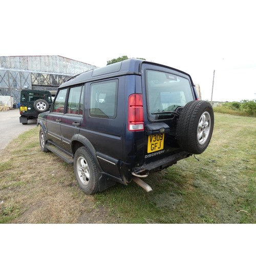 661 - Landrover Discovery TD5 2.5 Turbo.. 1999 for spares or repair . Reg: V309 GFJ, 15/10/1999. Good engi... 