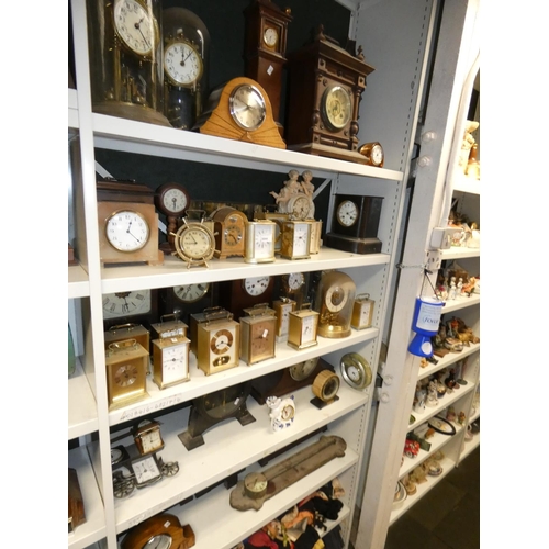 3044 - A collection of miscellaneous a vintage wooden cased clocks, 400 day clocks, carriage style clocks a... 