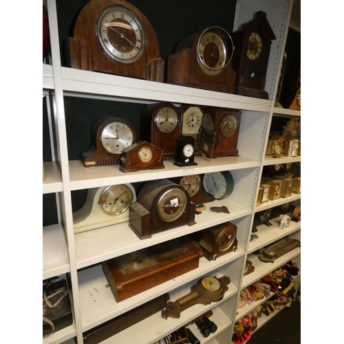 3046 - A collection of miscellaneous vintage wooden cased mantel clocks, wall clocks and a barometer (5 she... 