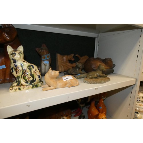 3041 - A collection of resin and ceramic cat ornaments (2 shelves)