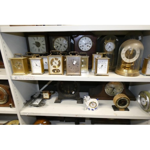 3044 - A collection of miscellaneous a vintage wooden cased clocks, 400 day clocks, carriage style clocks a... 