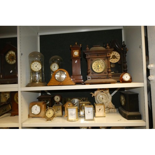 3044 - A collection of miscellaneous a vintage wooden cased clocks, 400 day clocks, carriage style clocks a... 