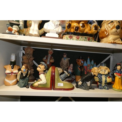 3053 - A quantity of miscellaneous decorative resin and ceramic caricature figures (2 shelves)