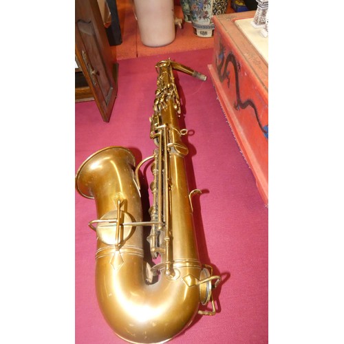 3031 - A vintage brass alto saxophone by Pelisson, Guinot & Blanchoi