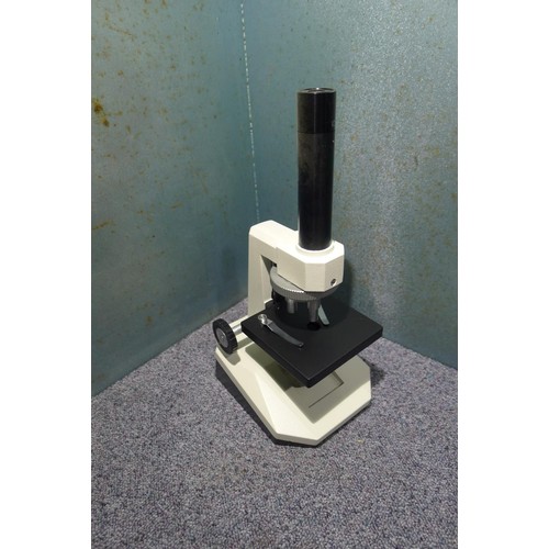 5075 - 10 x Microtec Monocular student microscopes model DM-1,  all supplied with a 10x eyepiece and triple... 