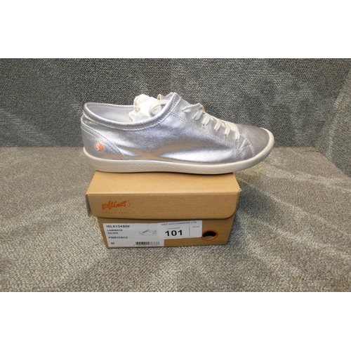 101 - A pair of ladies sneaker shoes by Softinos type ISLA154SOF Laminato silver size Euro 40