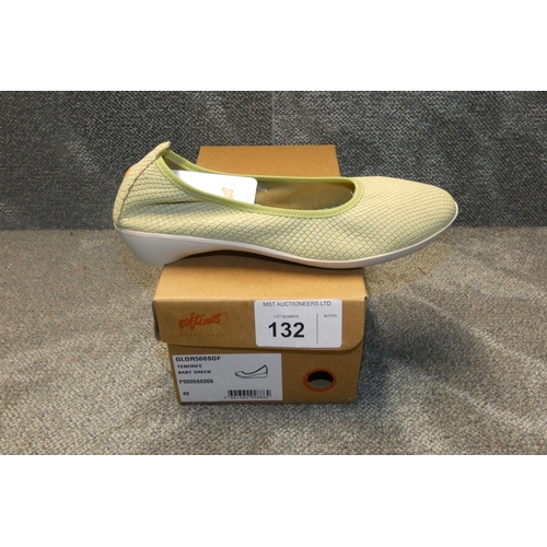 132 - A pair of ladies slip on shoes by Softinos type Tenerife baby green size Euro 40