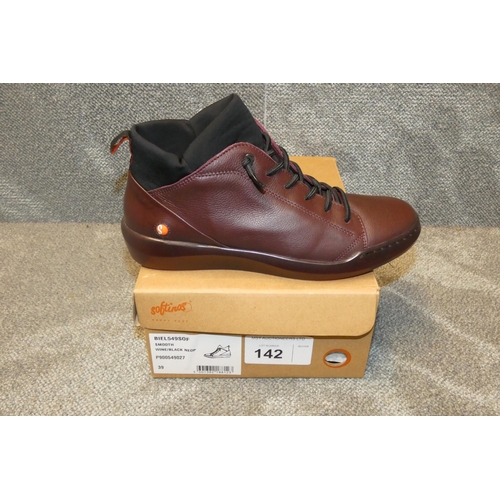 142 - A pair of ladies ankle boots by Softinos type BIEL549SOF smooth wine / black neop size Euro 39