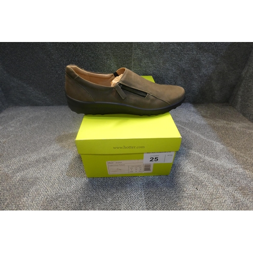 25 - A pair of ladies shoes by Hotter type Haze Loden green Nubuck size UK 8