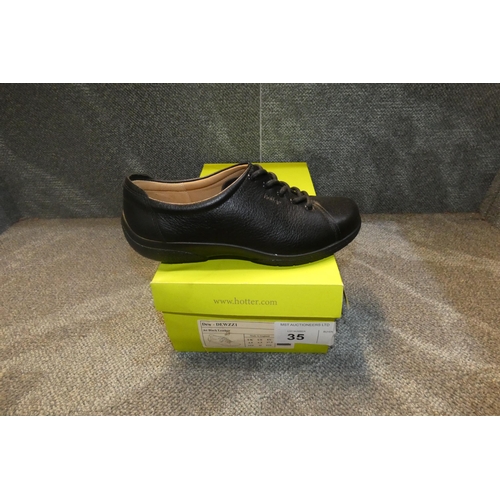 35 - A pair of ladies shoes by Hotter type Dew jet black leather size UK 4.5