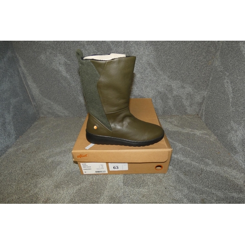 63 - A pair of ladies boots by Softinos type Ezra smooth army / green size Euro 38