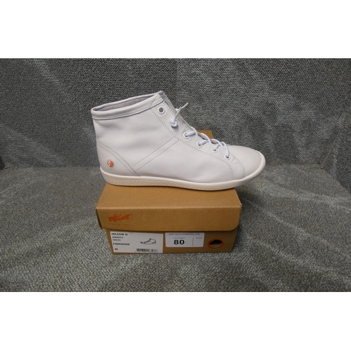 80 - A pair of ladies desert boots by Softinos type ISLEEN II smooth white size Euro 40