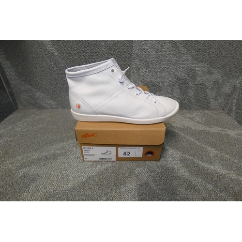 82 - A pair of ladies desert boots by Softinos type ISLEEN II smooth white size Euro 39