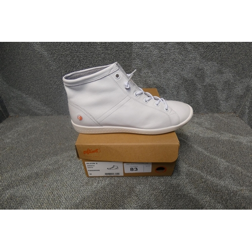 83 - A pair of ladies desert boots by Softinos type ISLEEN II smooth white size Euro 38