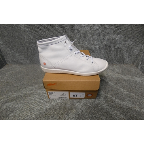 84 - A pair of ladies desert boots by Softinos type ISLEEN II smooth white size Euro 38