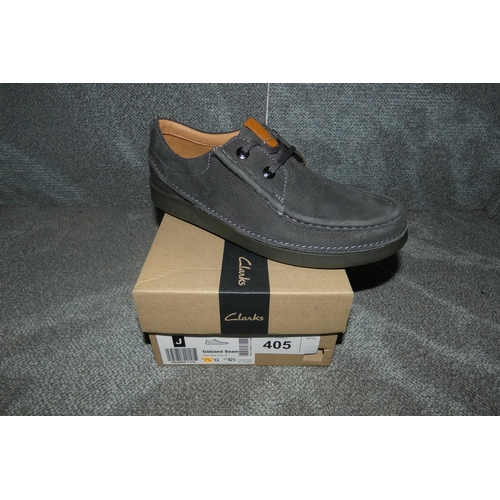 405 - A pair of mens shoes by Clarks type Oakland Seam Dark grey Nubuck size UK 7.5