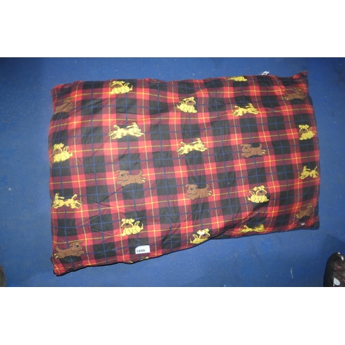 1049 - 1 large dog bed (tartan)