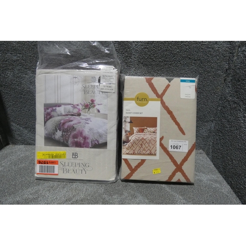 1067 - 2 x king size duvet cover sets