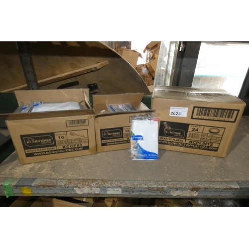 2023 - 3 x boxes containing plastic knives, forks and plates by Kingfisher Catering